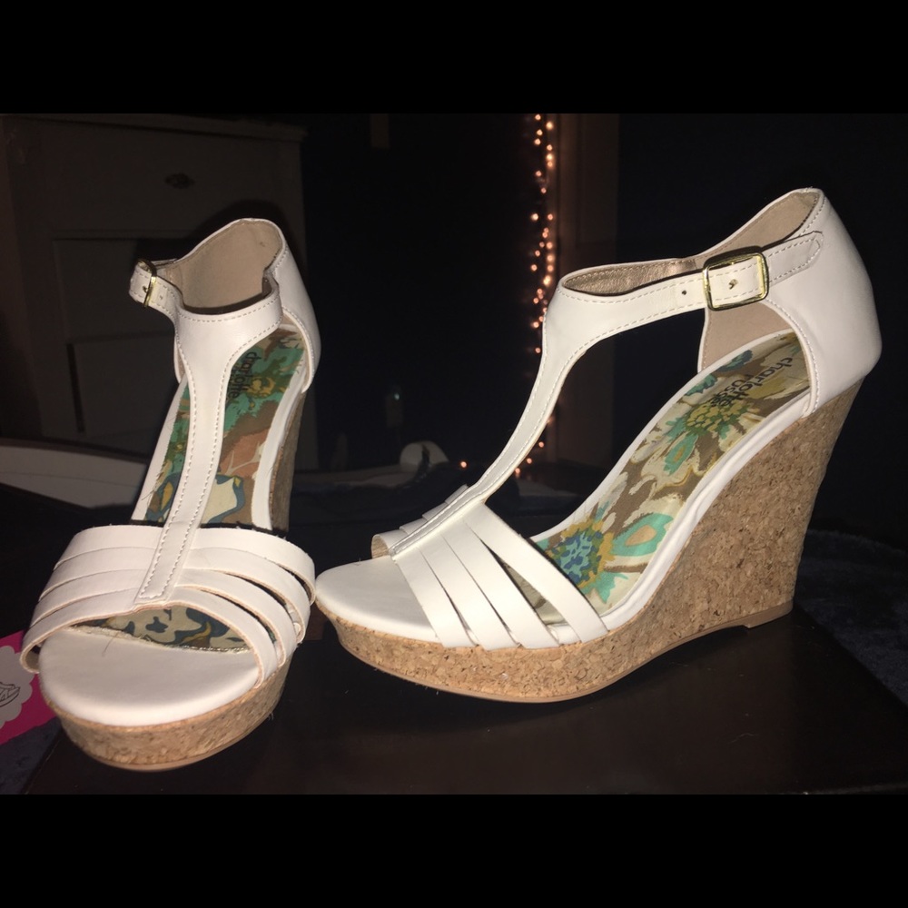 White wedge heals